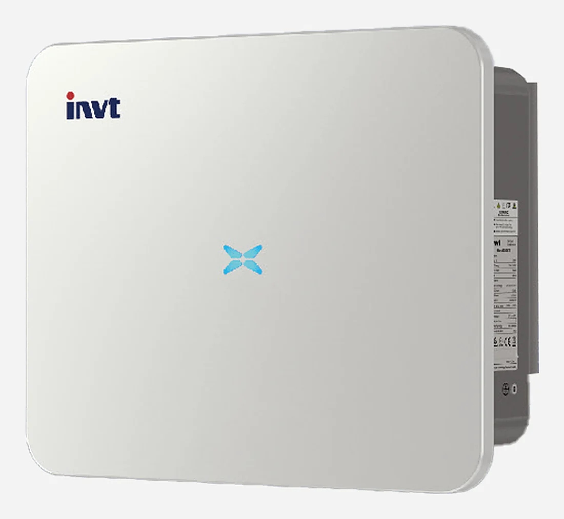 Biến tần hòa lưới INVT vỏ trắng xám bo góc, mặt trước có logo invt và biểu tượng chữ X phát sáng xanh