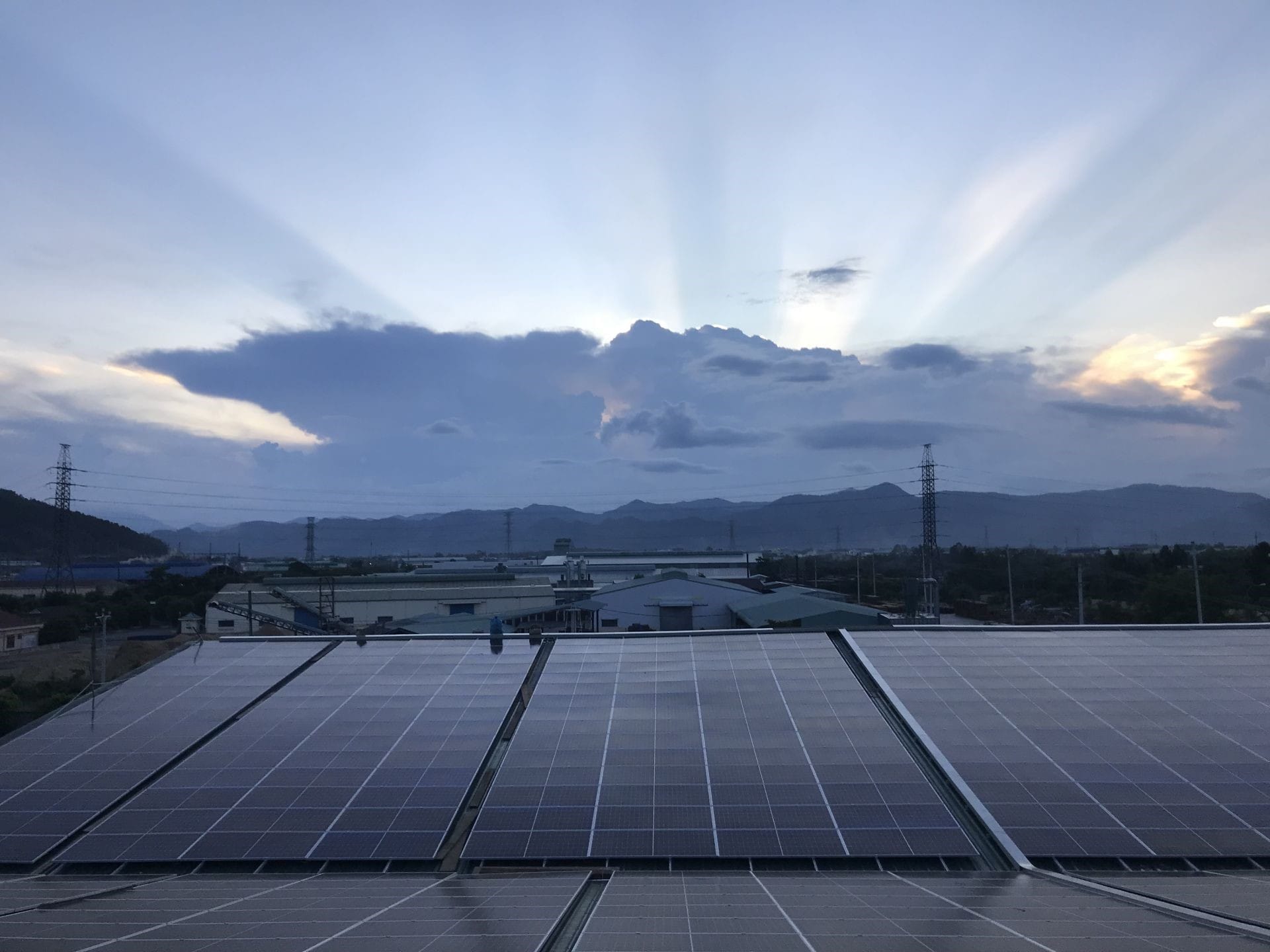 Ưu điểm nổi bật của hệ thống phát điện năng lượng mặt trời