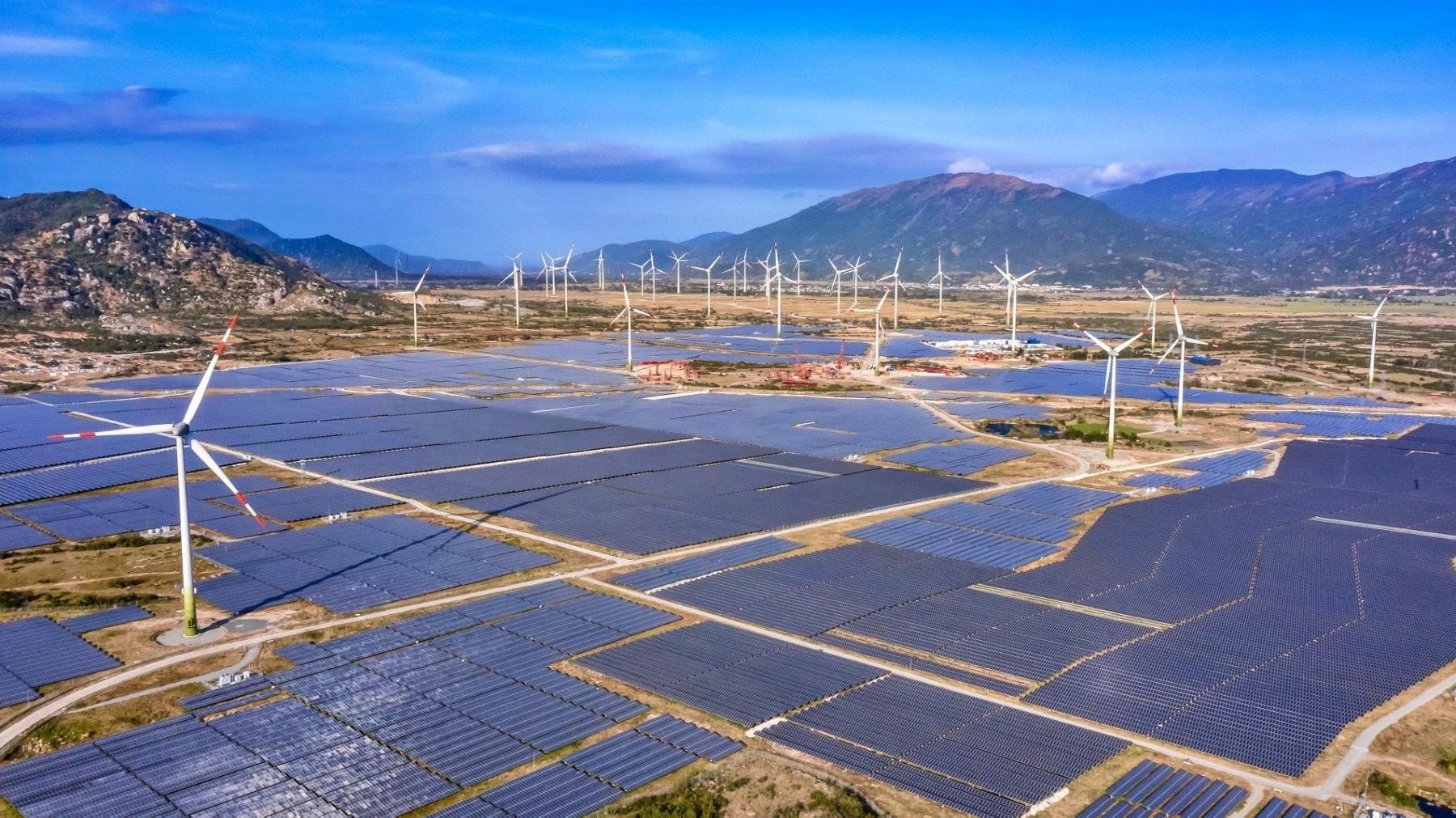 Thách thức và giải pháp để bứt phá về ngành năng lượng mặt trời